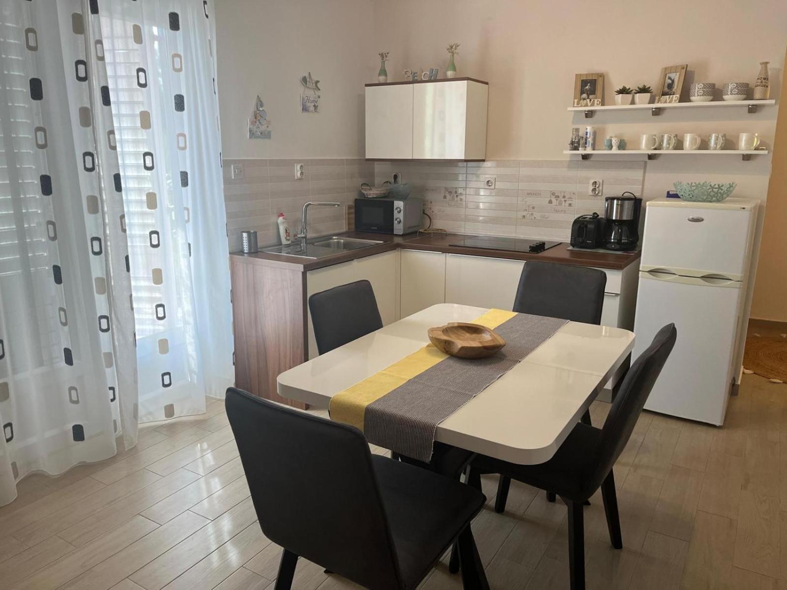 Apartmani Anica Risika Exterior photo