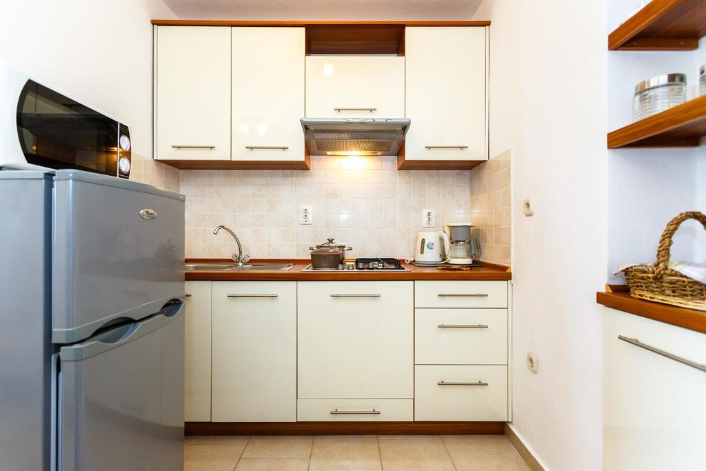 Apartmani Anica Risika Exterior photo
