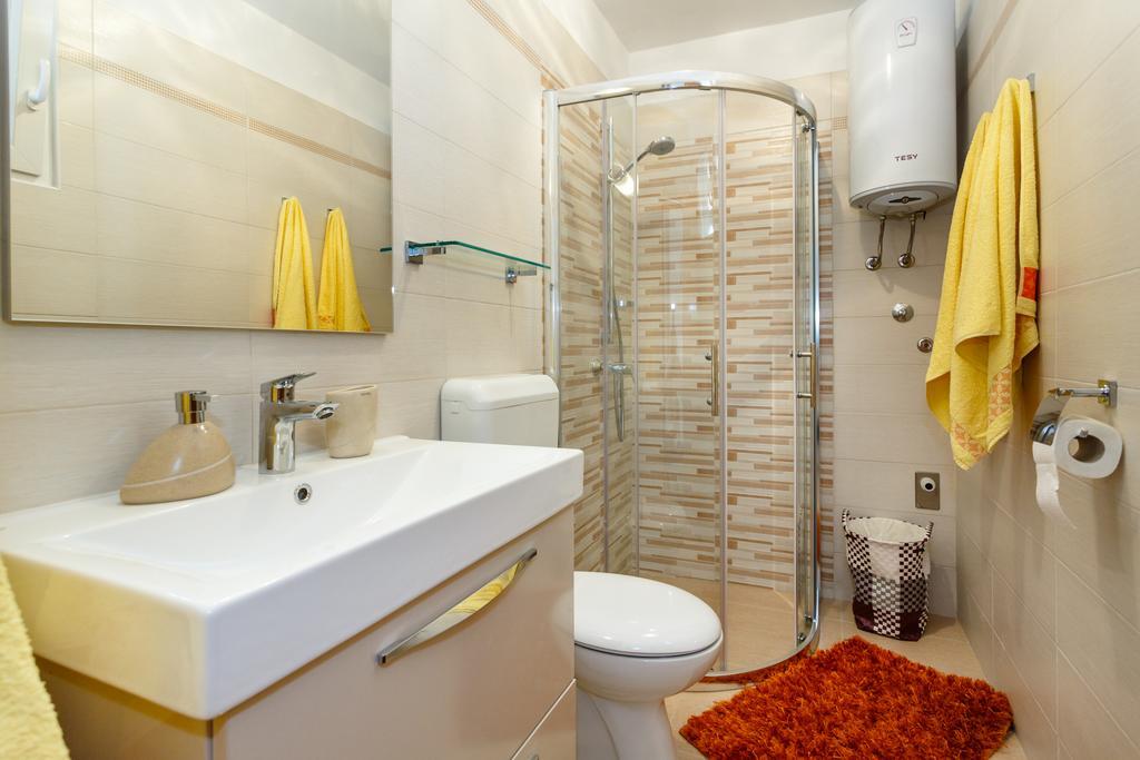 Apartmani Anica Risika Exterior photo