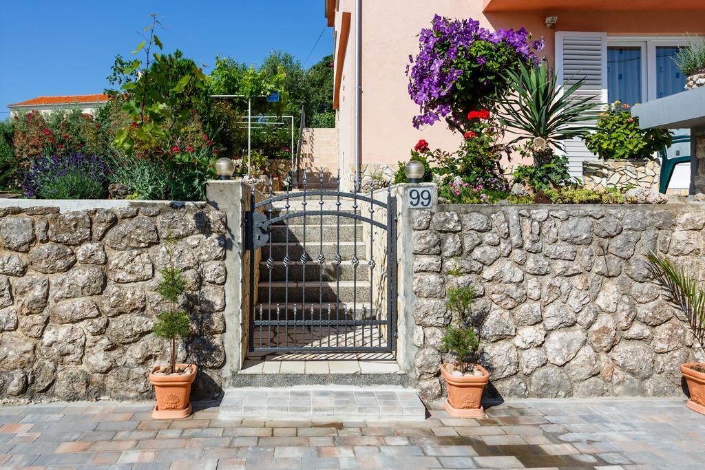 Apartmani Anica Risika Exterior photo